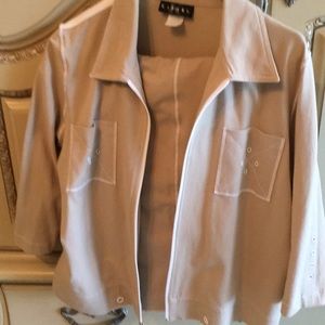 Beige cotton pant suit cropped